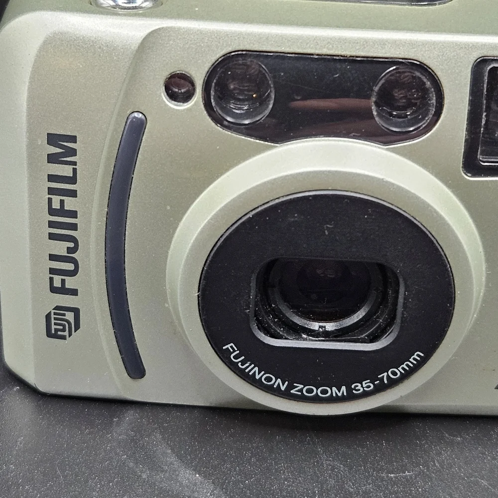 Fujifilm Zoom Date 70 35-70mm Camera And Carrying Case